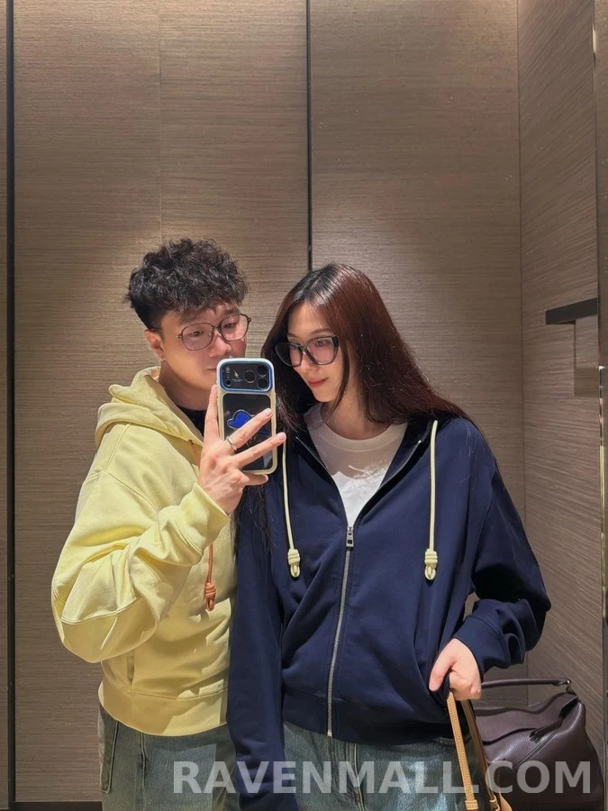 로에베 로에베 플라멩코 배색 드로스트링 후드 집업 상세 이미지