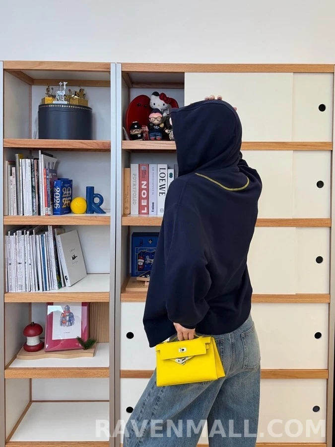 로에베 로에베 플라멩코 배색 드로스트링 후드 집업 상세 이미지