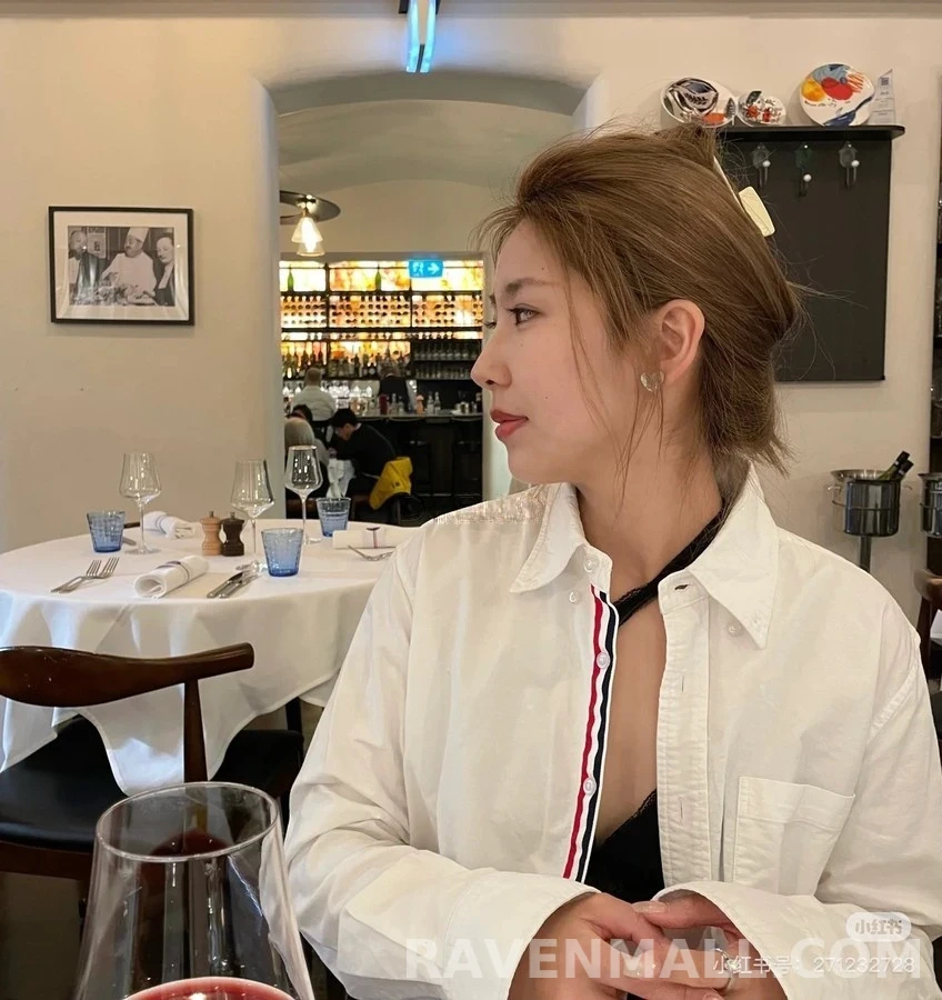 톰브라운 톰브라운 트리컬러 버튼다운 셔츠 상세 이미지