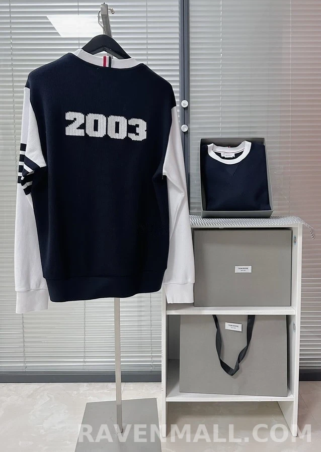 톰브라운 톰브라운 2003 레터링 스트라이프 맨투맨 상세 이미지