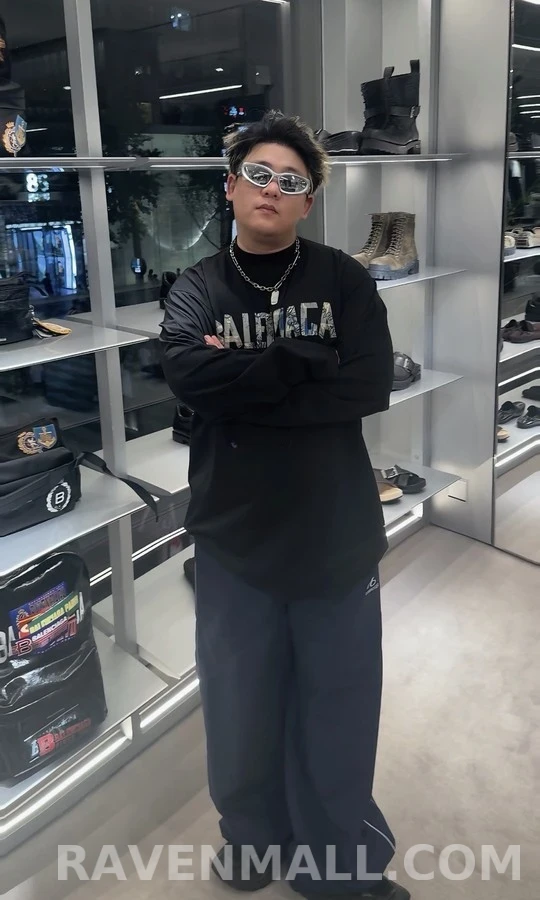 발렌시아가 발렌시아가 테이프 로고 긴팔 티셔츠 상세 이미지