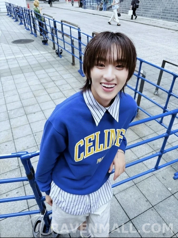 셀린느 셀린느 배색 아치 레터링 맨투맨 상세 이미지