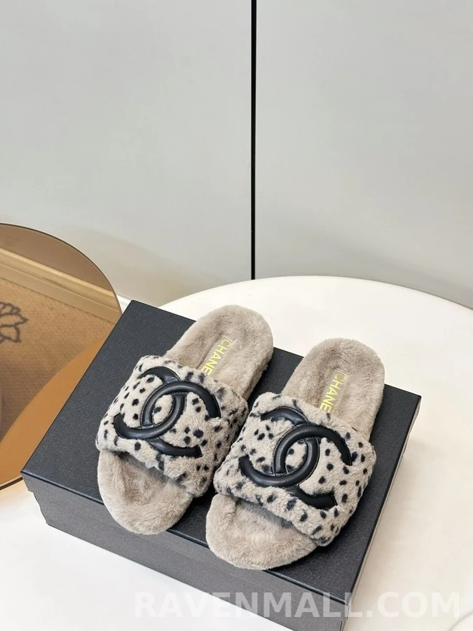 샤넬 샤넬 쌍C 레오파드 퍼 슬라이드 상세 이미지