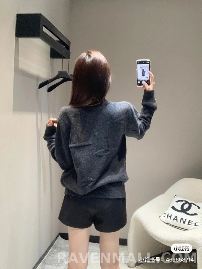 루이비통 루이비통 모노그램 자카드 하프집업 니트 상세 이미지