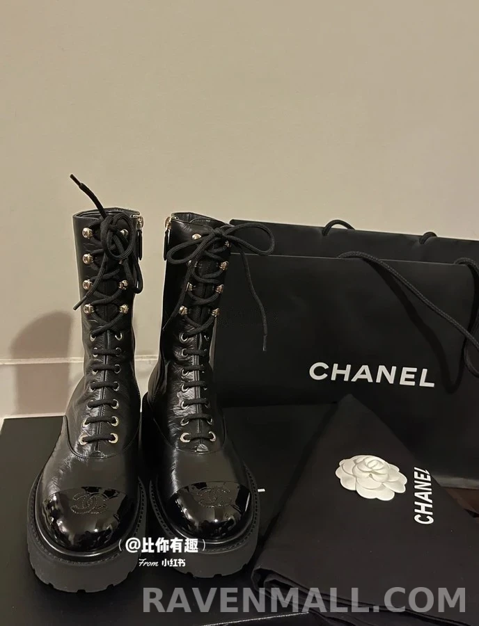 샤넬 샤넬 로고 코팅 캡토 레이스업 부츠 상세 이미지