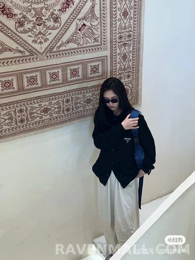 프라다 프라다 리브드 울 가디건 상세 이미지