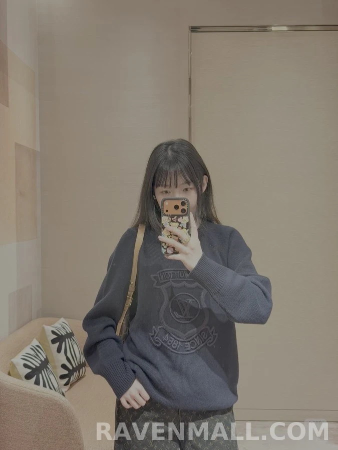 루이비통 루이비통 엠블럼 엠보 니트 상세 이미지