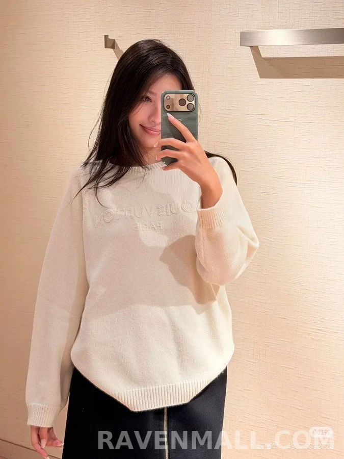 루이비통 루이비통 레터링 엠보싱 긴팔 티셔츠 상세 이미지