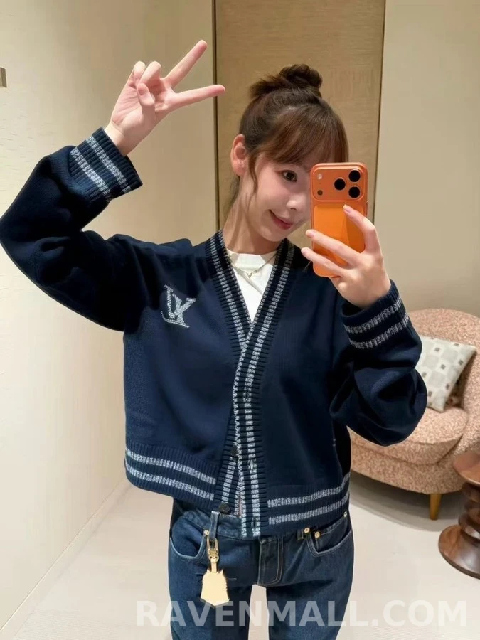 루이비통 루이비통 로고 컬리지 가디건 상세 이미지