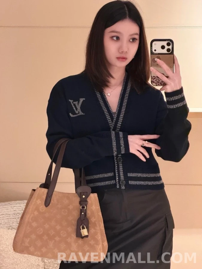 루이비통 루이비통 로고 컬리지 가디건 상세 이미지
