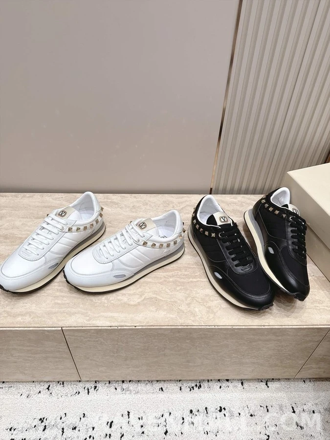발렌티노 발렌티노 락스터드 러너 스니커즈 상세 이미지