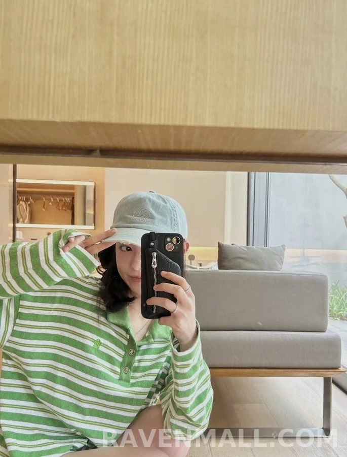 크롬하츠 크롬하츠 십자가 자카드 스트라이프 긴팔 폴로 티셔츠 상세 이미지
