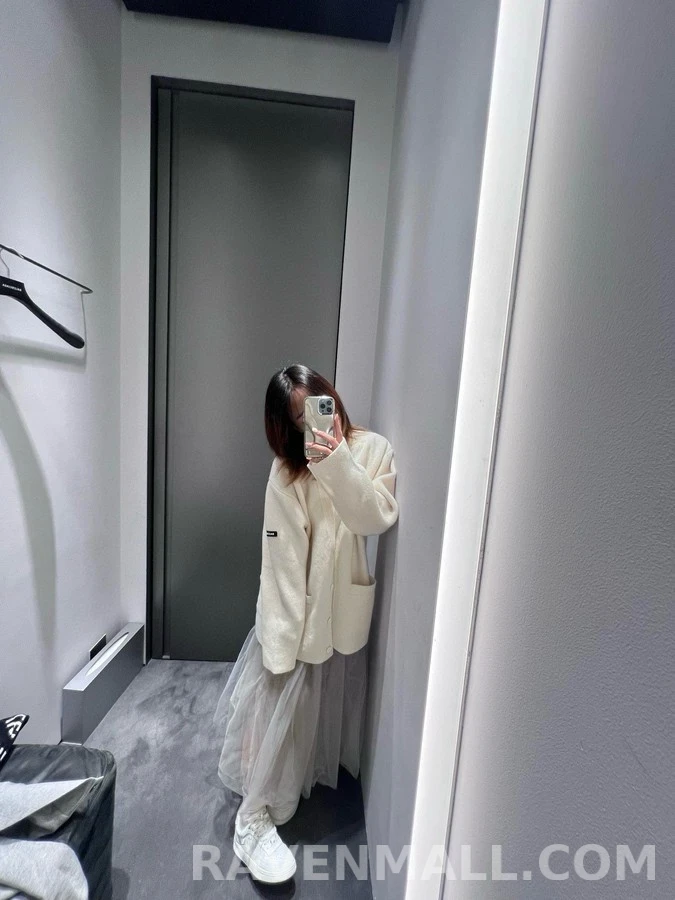 발렌시아가 발렌시아가 소매 패치 가디건 상세 이미지