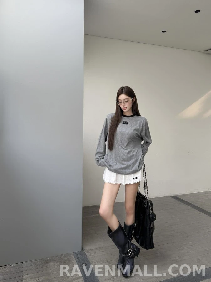 미우미우 미우미우 로고 패치 긴팔 티셔츠 상세 이미지