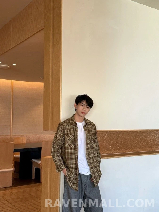 미우미우 미우미우 체크 패턴 루즈핏 셔츠 상세 이미지