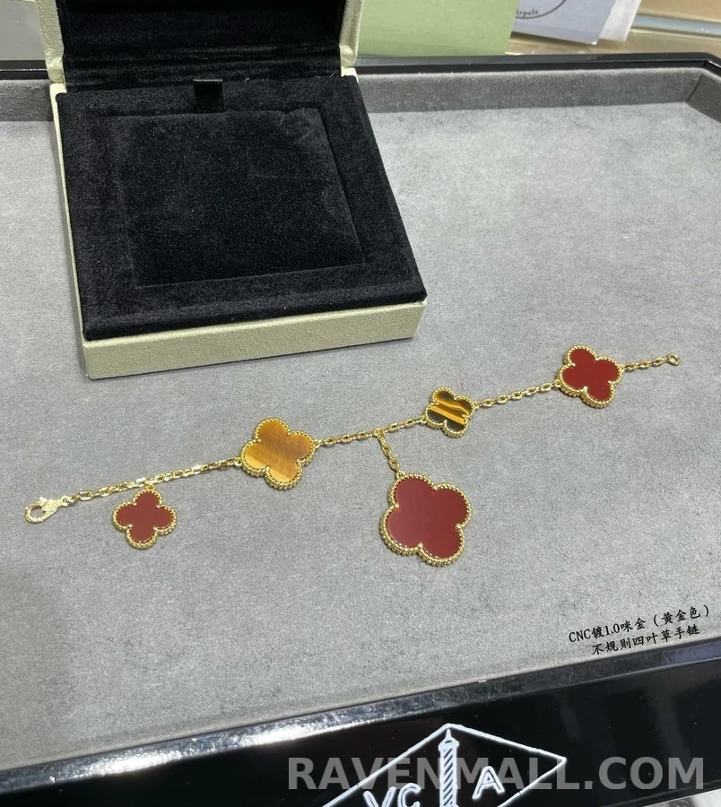 반클리프 아펠 반 클리프 아펠 알함브라 파이브 모티브 브레이슬릿 상세 이미지