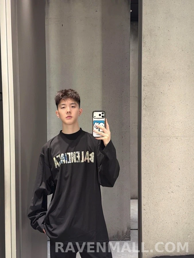 발렌시아가 발렌시아가 테이프 그래피티 로고 긴팔 티셔츠 상세 이미지