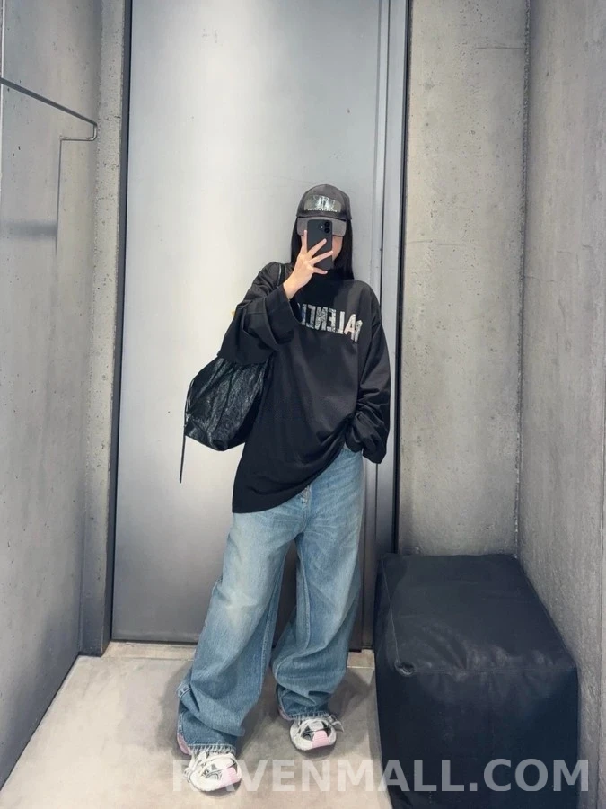 발렌시아가 발렌시아가 테이프 그래피티 로고 긴팔 티셔츠 상세 이미지