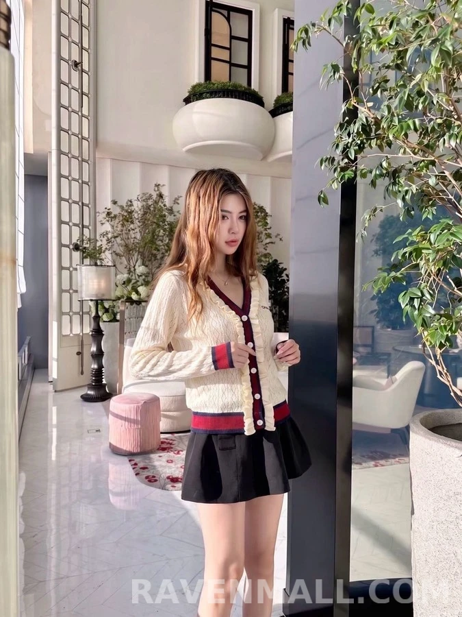 샤넬 샤넬 러플 V넥 레터링 가디건 상세 이미지