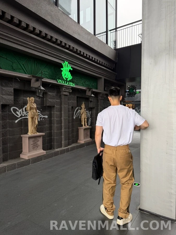 몽클레어 몽클레어 로고 스트라이프 팬츠 상세 이미지