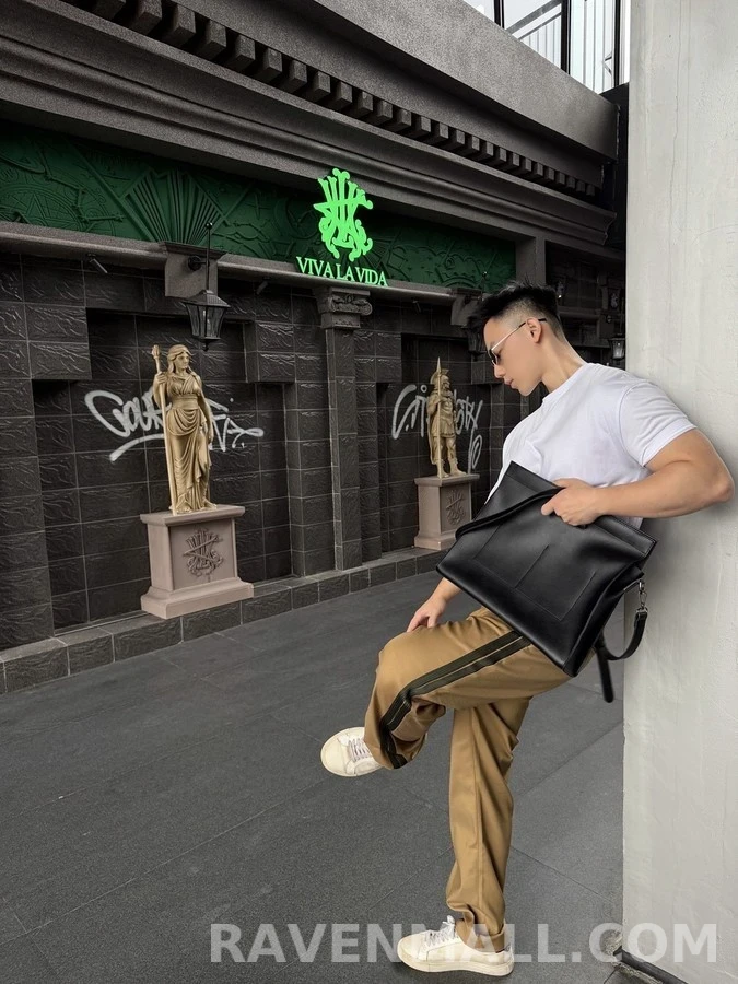 몽클레어 몽클레어 로고 스트라이프 팬츠 상세 이미지