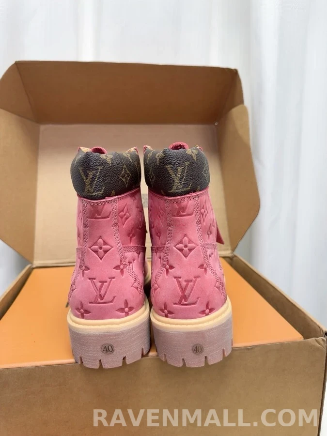 루이비통 루이비통 x Timberland 모노그램 앵클 부츠 상세 이미지