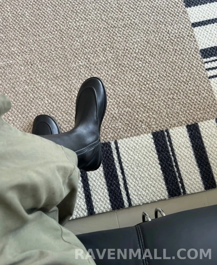 더로우 더로우 심플 스티치 플랫 중통 부츠 상세 이미지