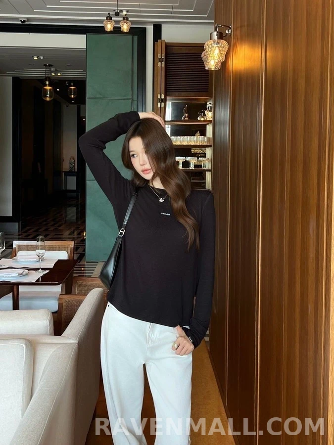 프라다 프라다 레터링 라벨 긴팔 티셔츠 상세 이미지