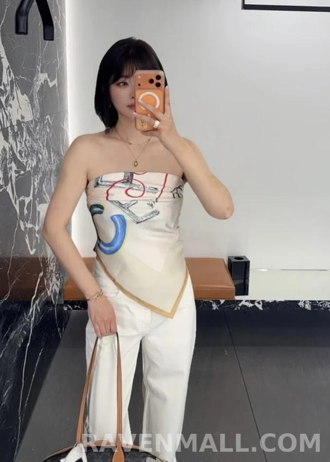 셀린느 셀린느 비즈 테두리 타원 로고 목걸이 상세 이미지