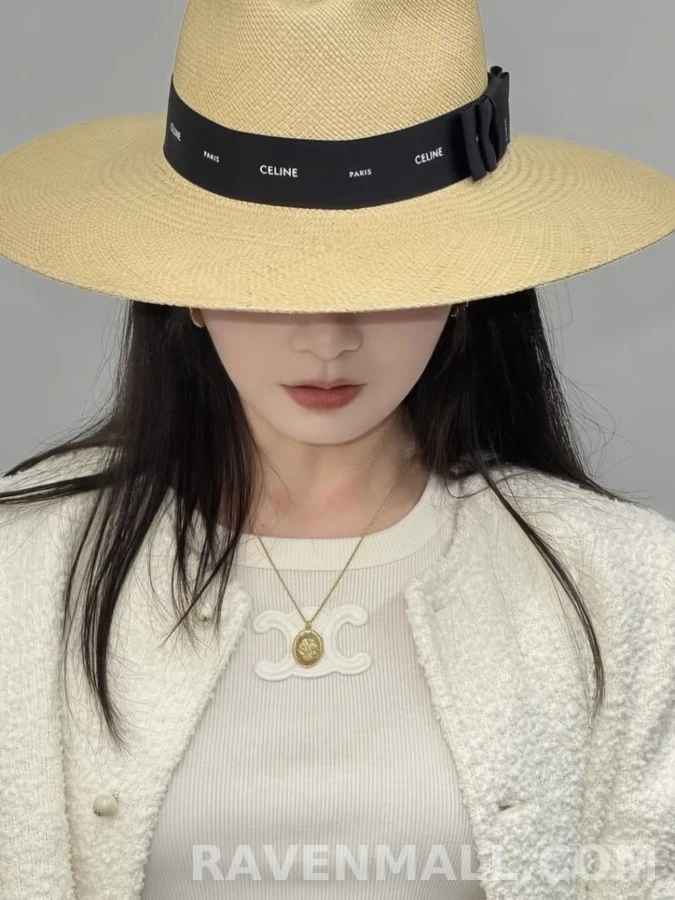 셀린느 셀린느 비즈 테두리 타원 로고 목걸이 상세 이미지