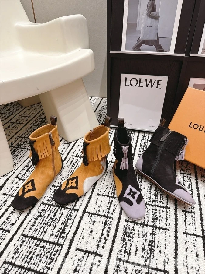 루이비통 루이비통 모노그램 술 장식 앵클 부츠 상세 이미지