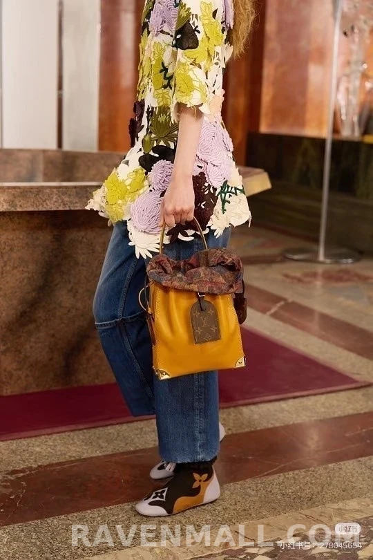 루이비통 루이비통 프린지 모노그램 플라워 앵클 부츠 상세 이미지