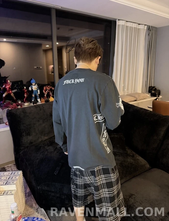 크롬하츠 크롬하츠 워싱 크로스 레터링 긴팔 티셔츠 상세 이미지