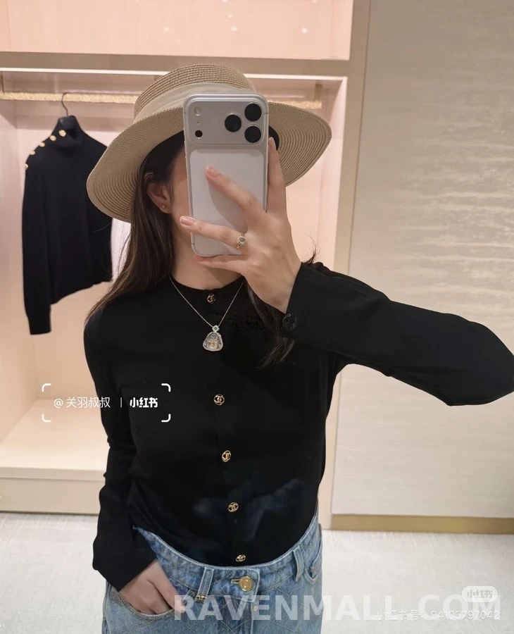 샤넬 샤넬 더블 C 금장 버튼 골지 가디건 상세 이미지