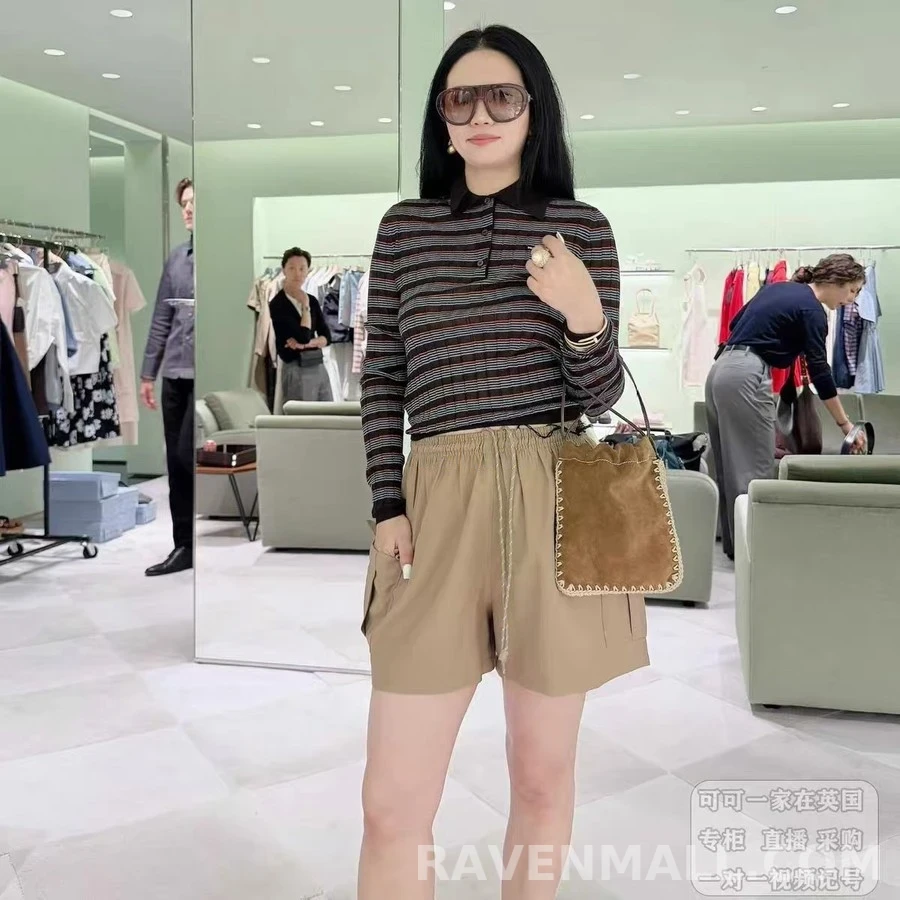 프라다 프라다 스트라이프 자수 긴팔 폴로 티셔츠 상세 이미지