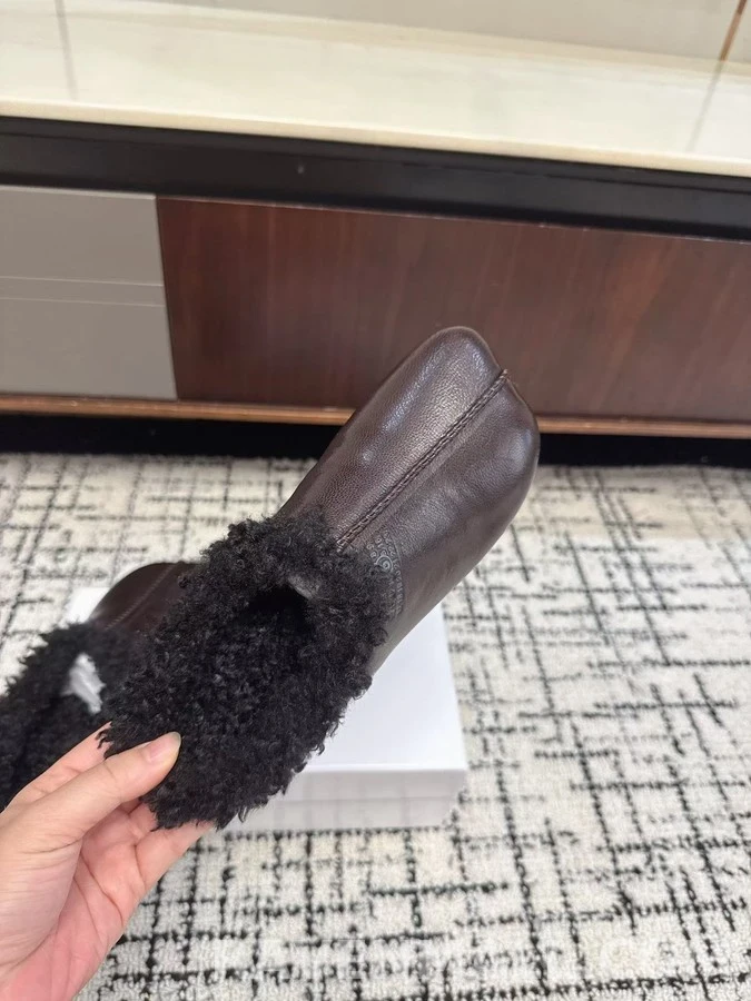 메종 마르지엘라 메종마르지엘라 빵 모양 퍼 슬리퍼 상세 이미지