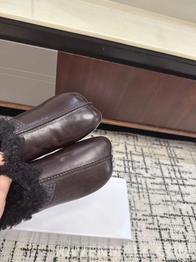 메종 마르지엘라 메종마르지엘라 빵 모양 퍼 슬리퍼 상세 이미지
