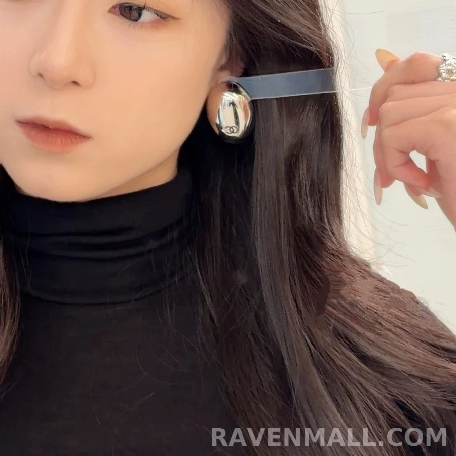 샤넬 샤넬 로고 오벌 귀걸이 상세 이미지