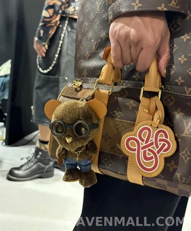 루이비통 루이비통 루이 베어 인형 키링 상세 이미지