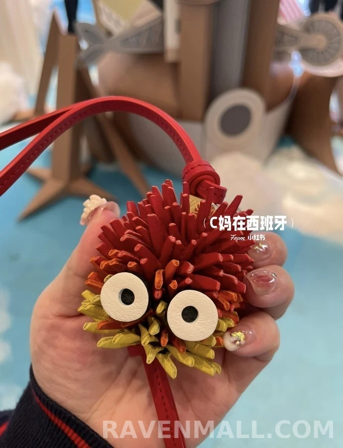 로에베 로에베 카시파 불꽃 키링 상세 이미지