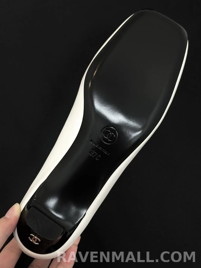 샤넬 샤넬 로고 배색 스퀘어토 플랫 상세 이미지