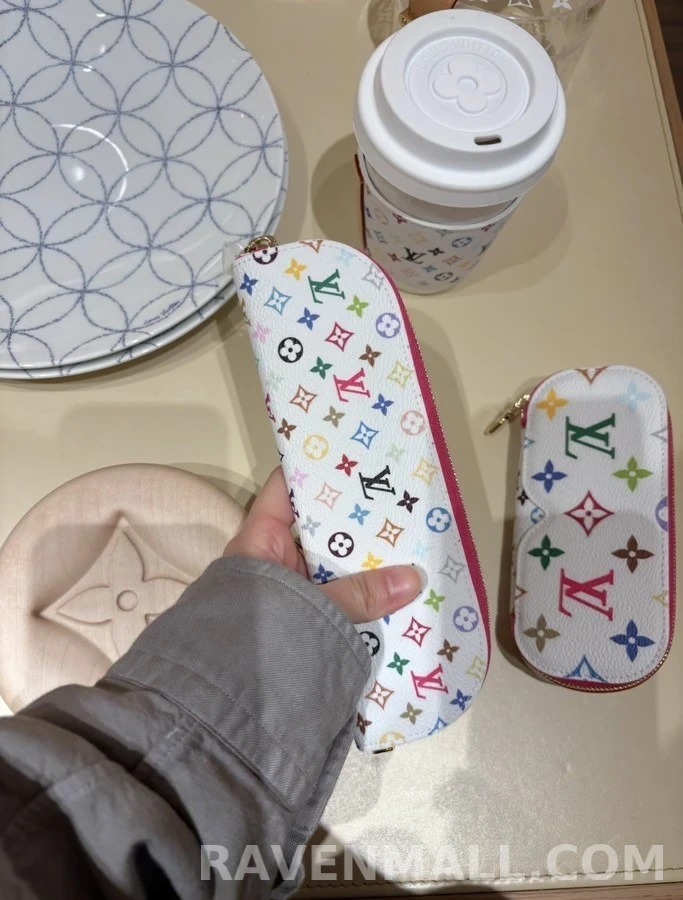 루이비통 루이비통 백삼채 선글라스 케이스 상세 이미지