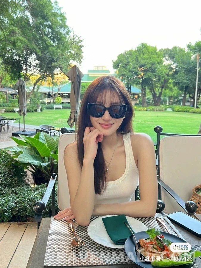 샤넬 샤넬 큐빅 로고 스퀘어 선글라스 상세 이미지