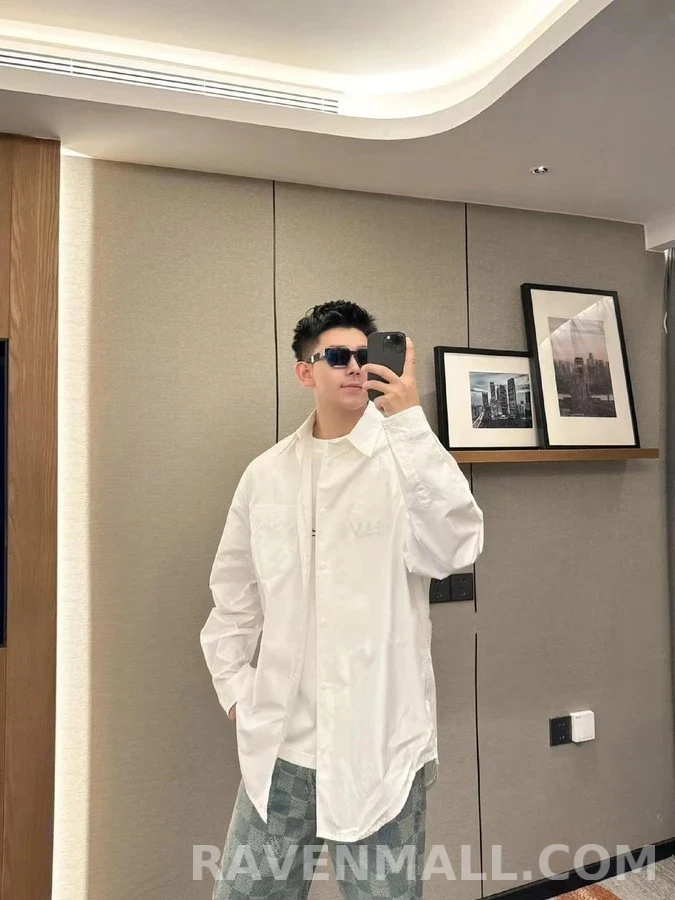 발렌시아가 발렌시아가 후면 로고 프린트 셔츠 상세 이미지