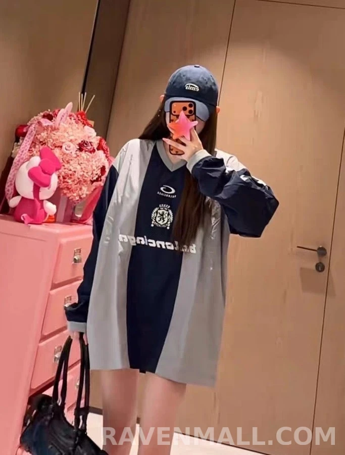 발렌시아가 발렌시아가 배색 V넥 축구 자수 긴팔 티셔츠 상세 이미지
