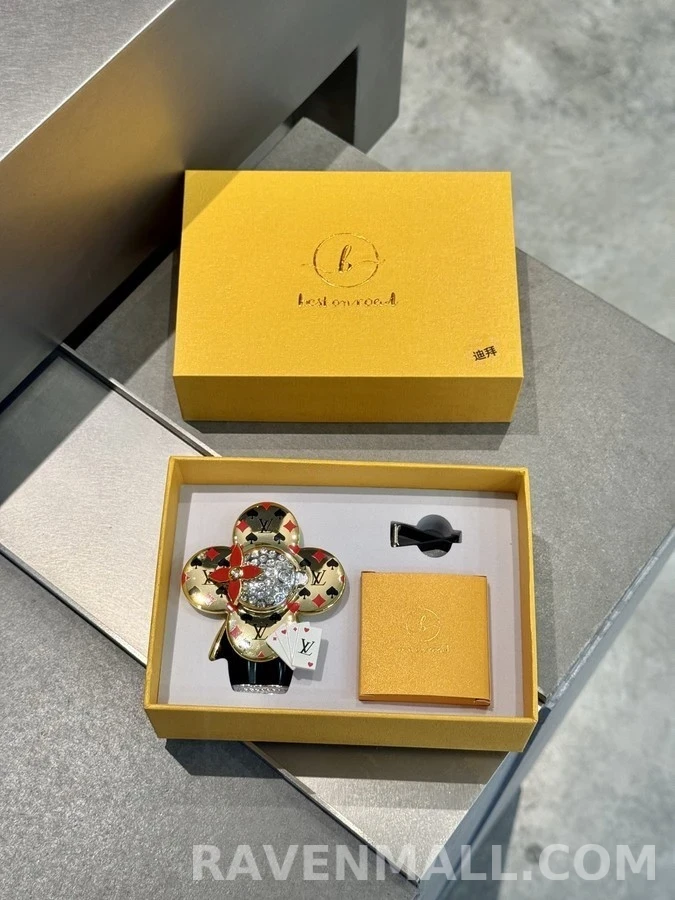 루이비통 루이비통 비비엔 카드 클로버 차량용 방향제 상세 이미지