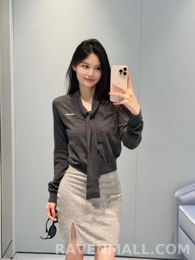 미우미우 미우미우 레터링 V넥 가디건 상세 이미지