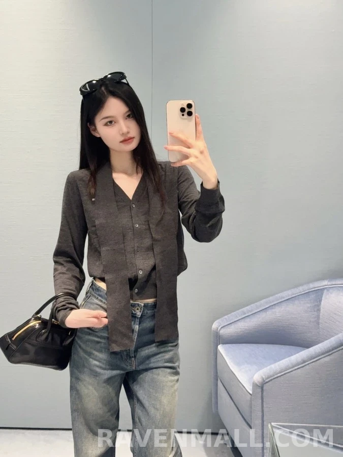 미우미우 미우미우 레터링 V넥 가디건 상세 이미지