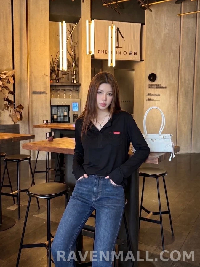 프라다 프라다 라벨 헨리넥 긴팔 티셔츠 상세 이미지