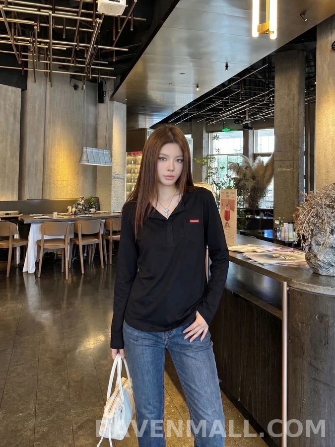 프라다 프라다 라벨 헨리넥 긴팔 티셔츠 상세 이미지